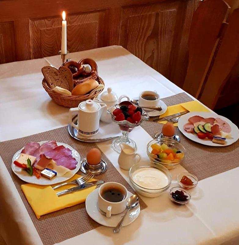 Gasthof Falkenstein - Metzgerei Schwaiger - フリンツバッハ エクステリア 写真